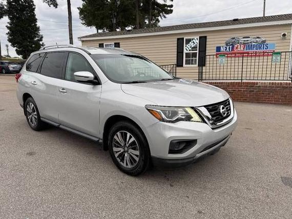NISSAN PATHFINDER 2017 5N1DR2MMXHC669897 image