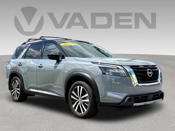 NISSAN PATHFINDER 2025 5N1DR3DH1SC257027 image