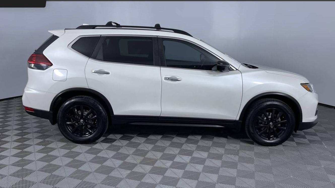 NISSAN ROGUE 2018 5N1AT2MT3JC723154 image