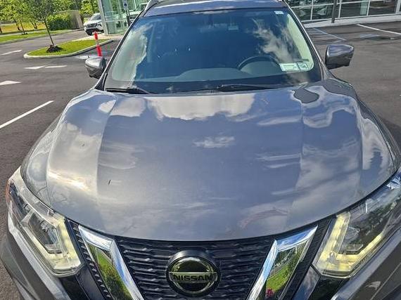 NISSAN ROGUE 2018 5N1AT2MV8JC832002 image