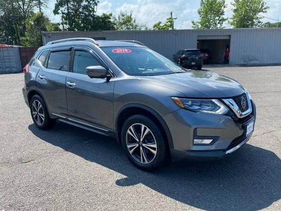 NISSAN ROGUE 2018 5N1AT2MVXJC714369 image