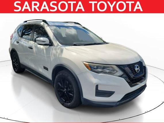 NISSAN ROGUE 2017 5N1AT2MT1HC771813 image