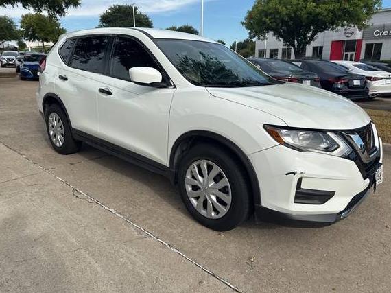 NISSAN ROGUE 2017 KNMAT2MT2HP581600 image