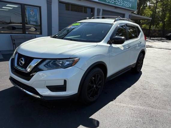 NISSAN ROGUE 2017 5N1AT2MT0HC811735 image