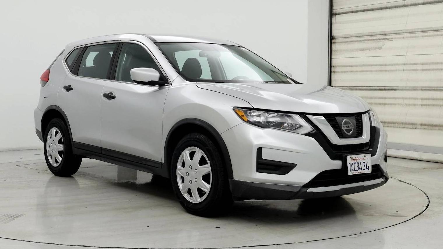 NISSAN ROGUE 2017 KNMAT2MT6HP580661 image