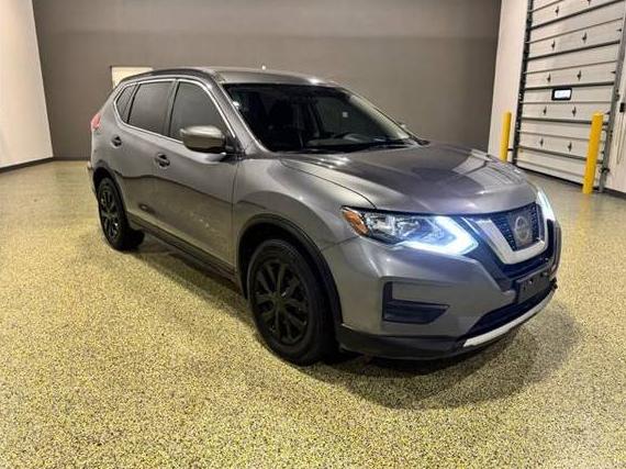 NISSAN ROGUE 2017 5N1AT2MT4HC881223 image