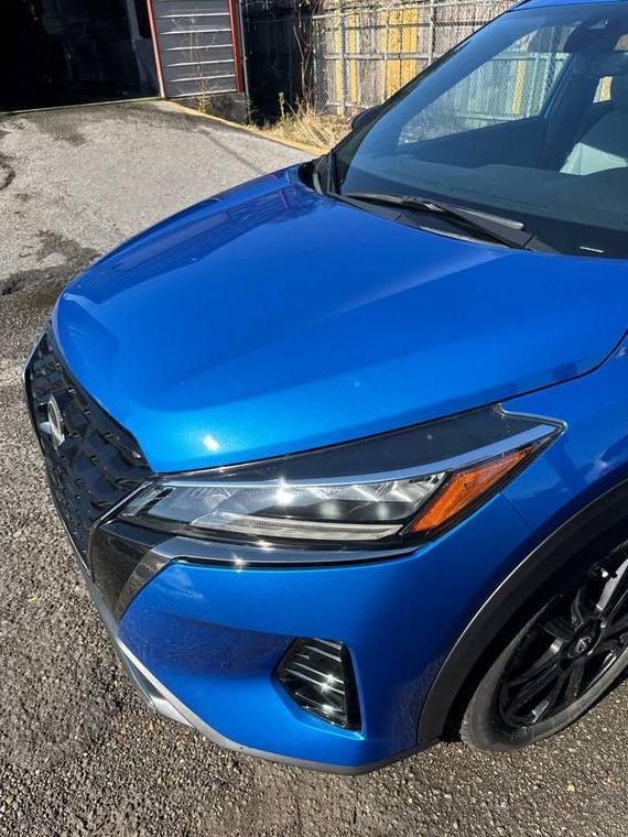NISSAN KICKS 2023 3N1CP5DV1PL567605 image