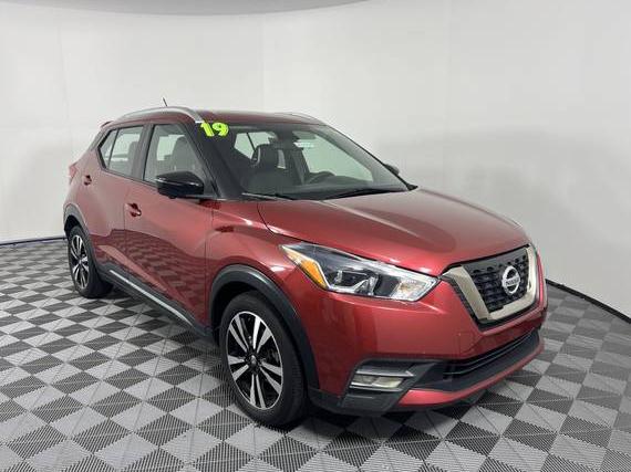 NISSAN KICKS 2019 3N1CP5CU5KL565597 image