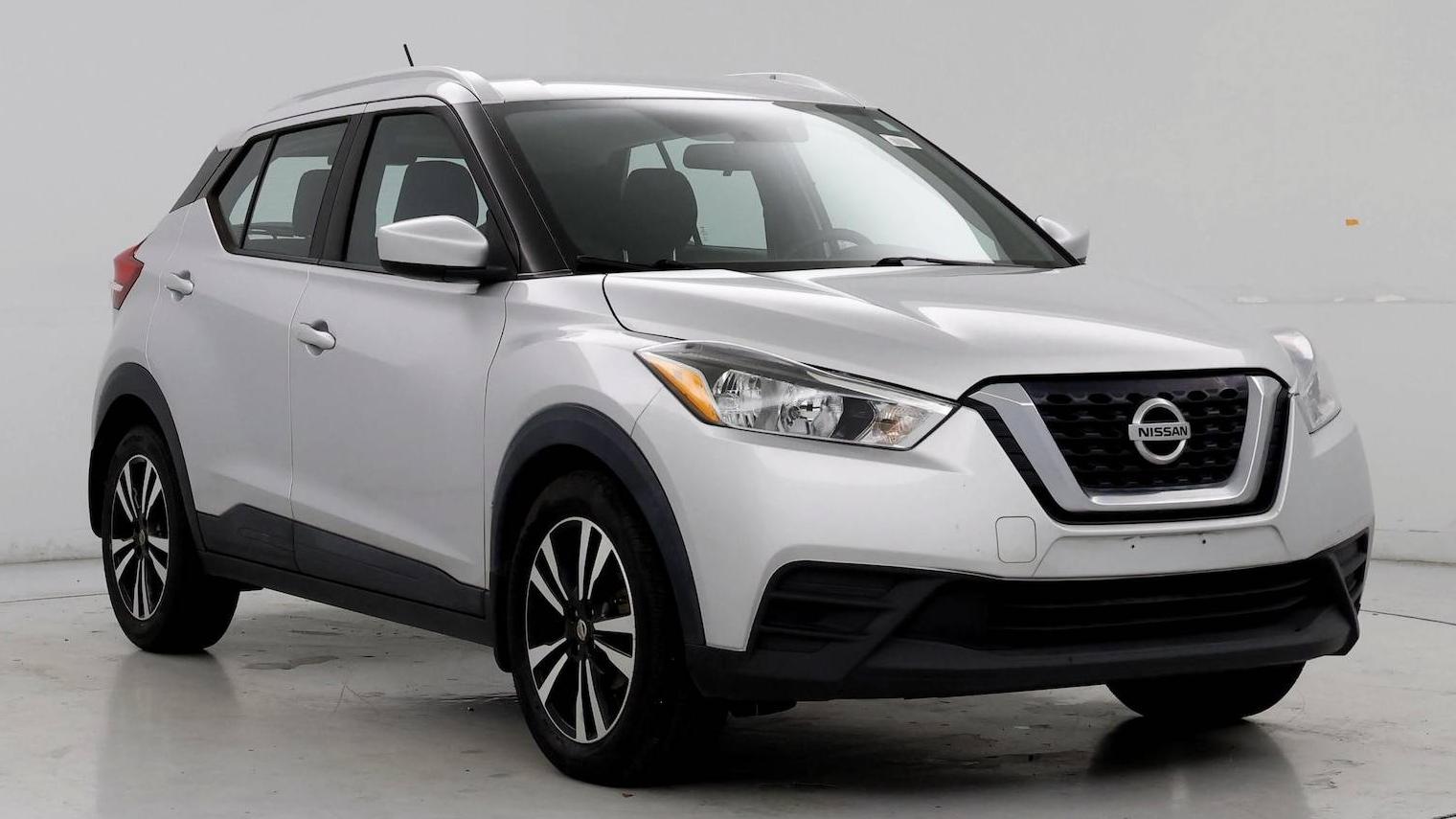 NISSAN KICKS 2018 3N1CP5CU4JL505566 image