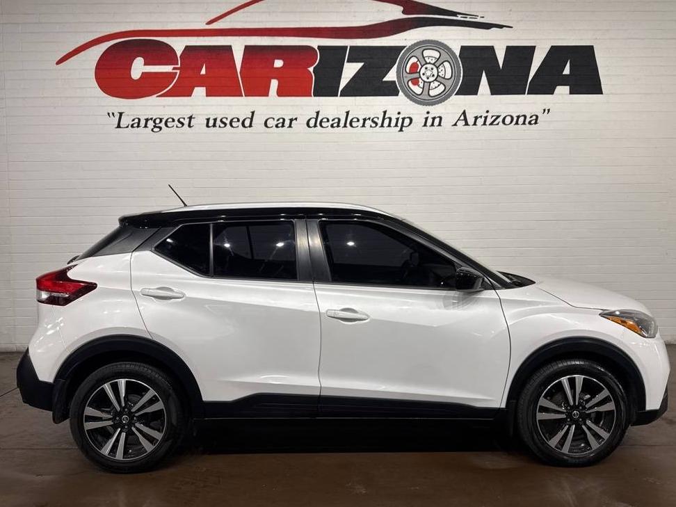 NISSAN KICKS 2018 3N1CP5CU1JL540713 image