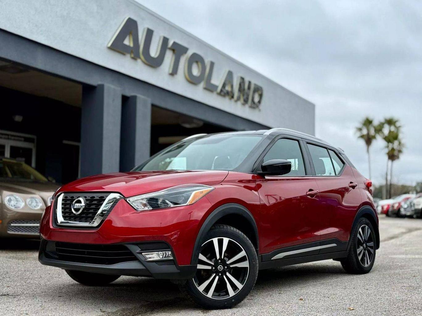 NISSAN KICKS 2018 3N1CP5CU8JL511600 image