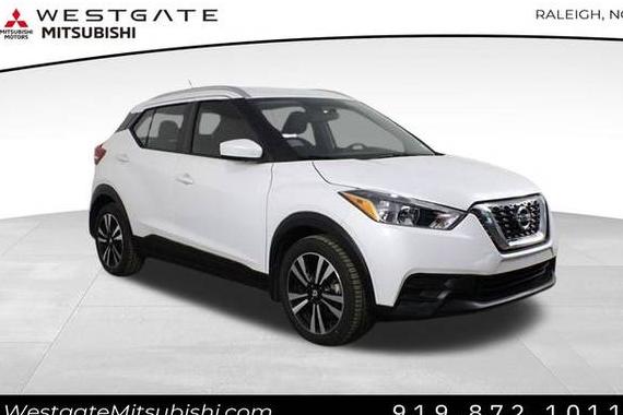 NISSAN KICKS 2018 3N1CP5CU5JL546322 image