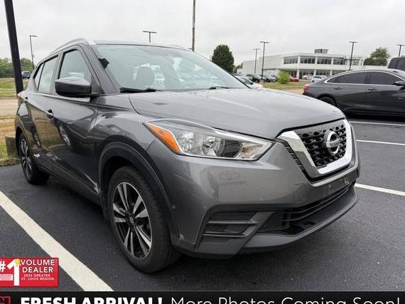 NISSAN KICKS 2018 3N1CP5CU4JL519368 image