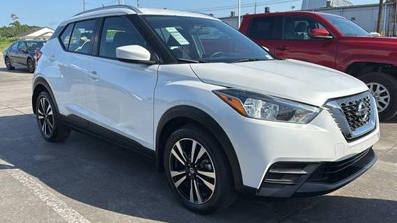 NISSAN KICKS 2018 3N1CP5CU7JL507375 image