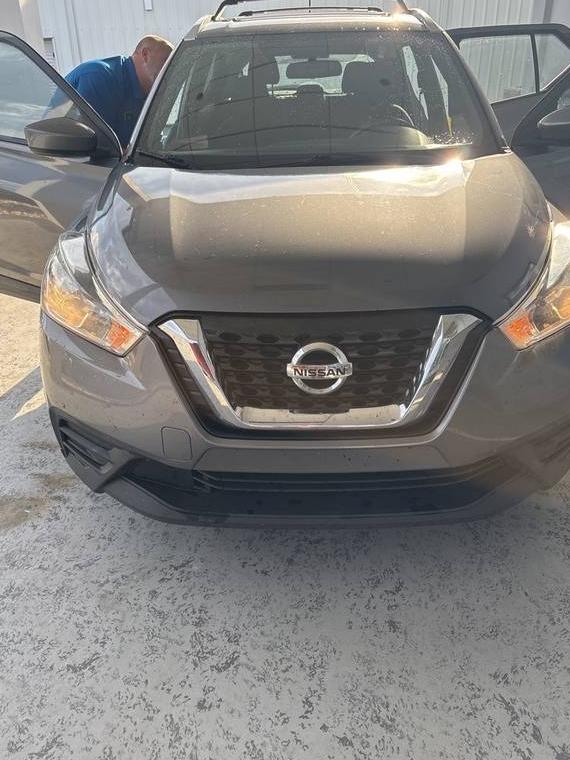 NISSAN KICKS 2018 3N1CP5CU0JL530366 image