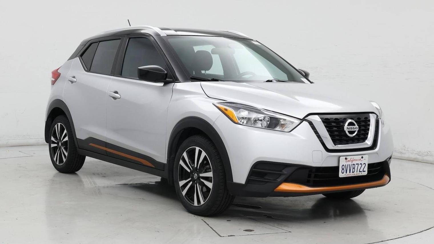 NISSAN KICKS 2018 3N1CP5CU8JL497441 image