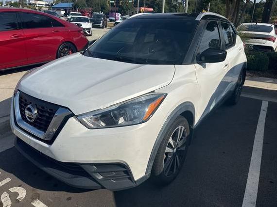 NISSAN KICKS 2018 3N1CP5CU0JL501028 image