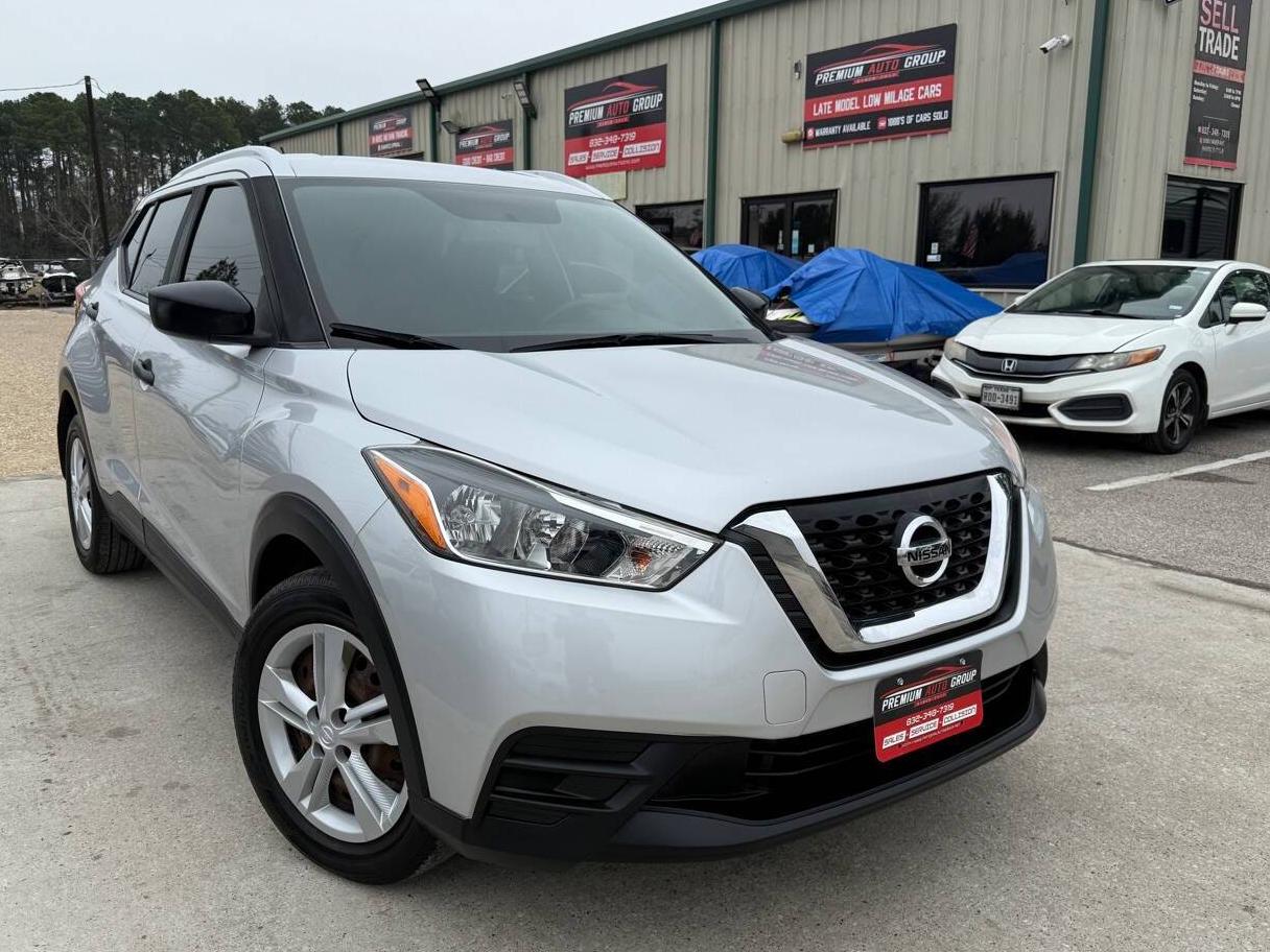 NISSAN KICKS 2018 3N1CP5CU0JL506035 image