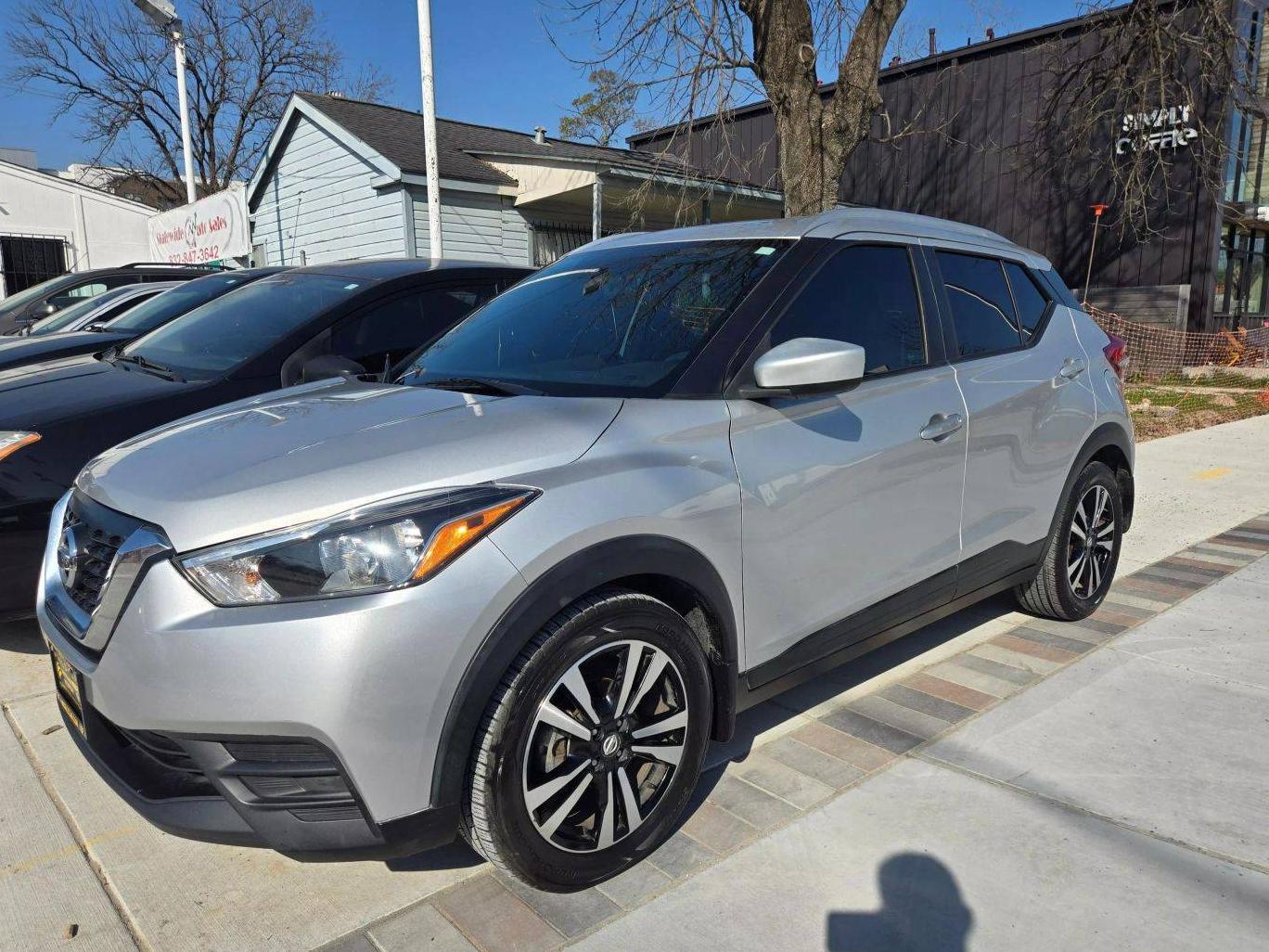 NISSAN KICKS 2018 3N1CP5CU1JL542316 image