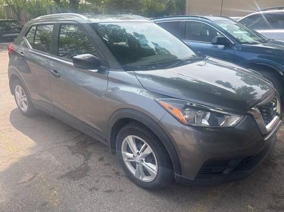 NISSAN KICKS 2018 3N1CP5CUXJL516538 image