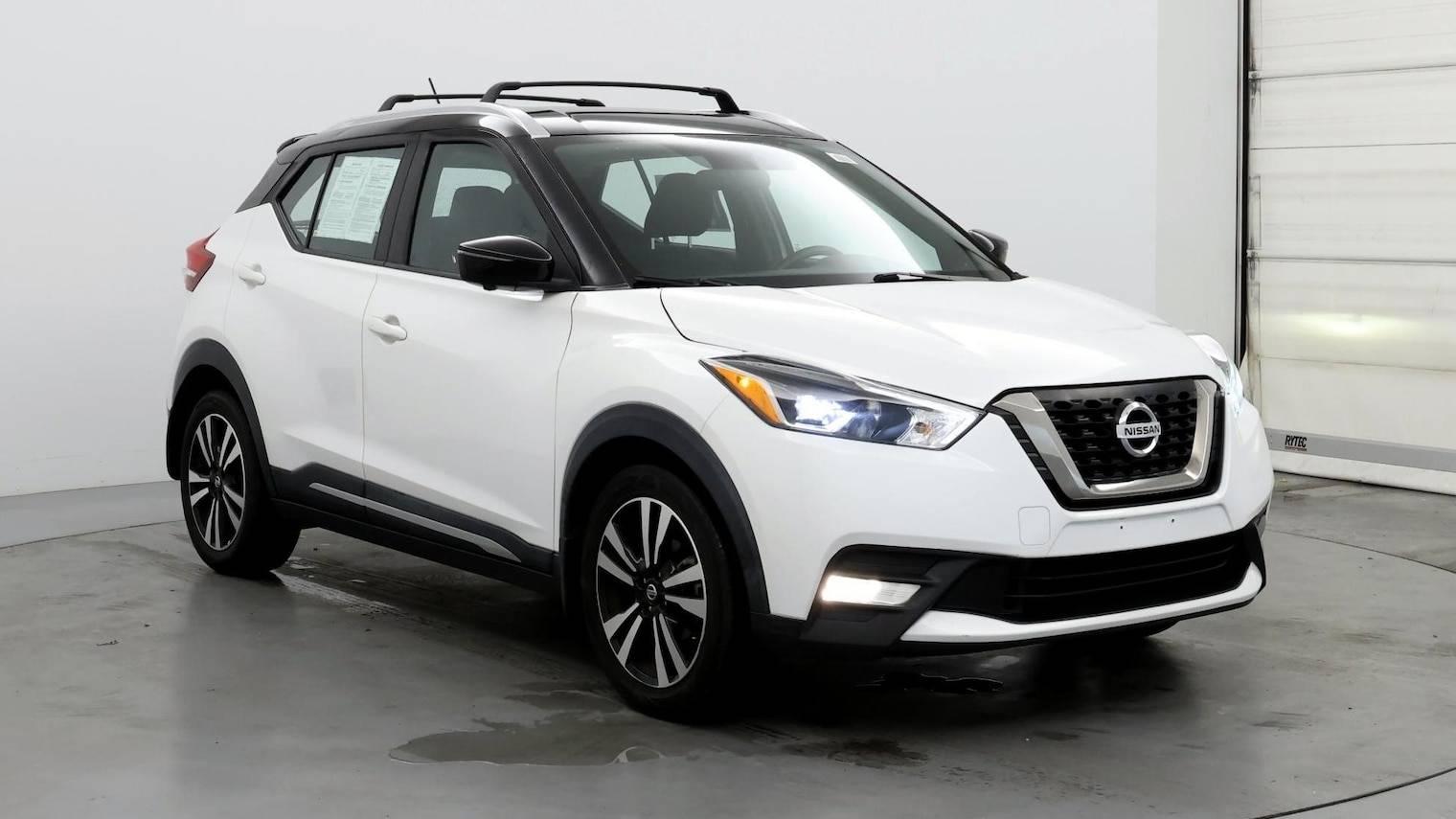 NISSAN KICKS 2018 3N1CP5CU8JL541311 image