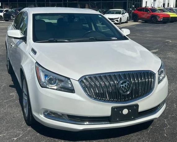 BUICK LACROSSE 2016 1G4GB5G31GF142365 image