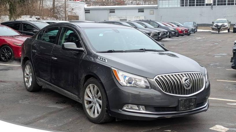 BUICK LACROSSE 2016 1G4GA5G32GF203094 image