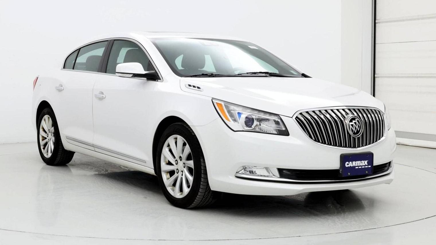 BUICK LACROSSE 2015 1G4GB5G33FF136100 image