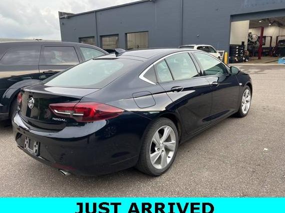 BUICK REGAL 2018 W04GL6SX7J1061323 image