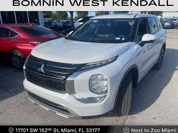 MITSUBISHI OUTLANDER 2023 JA4J3UA85PZ039562 image