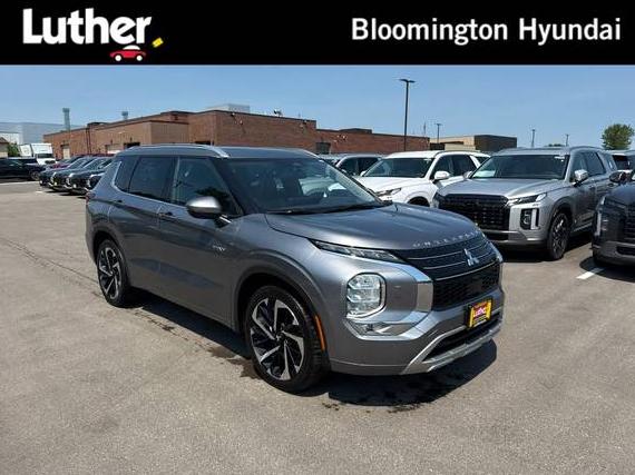 MITSUBISHI OUTLANDER 2023 JA4T5VA97PZ033540 image