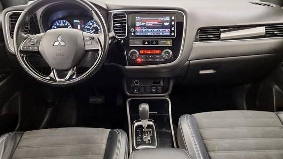 MITSUBISHI OUTLANDER 2019 JA4AZ3A3XKZ050580 image