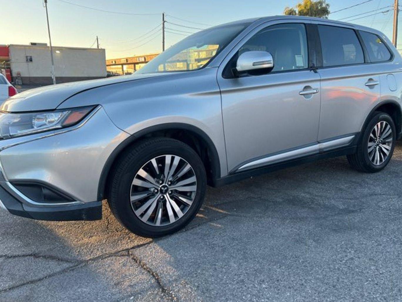 MITSUBISHI OUTLANDER 2019 JA4AD3A32KZ049602 image