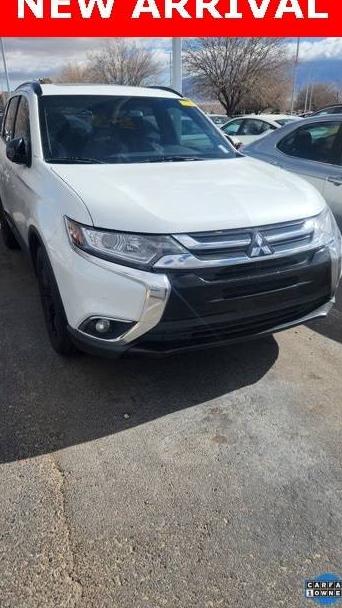 MITSUBISHI OUTLANDER 2018 JA4AD3A38JZ022032 image