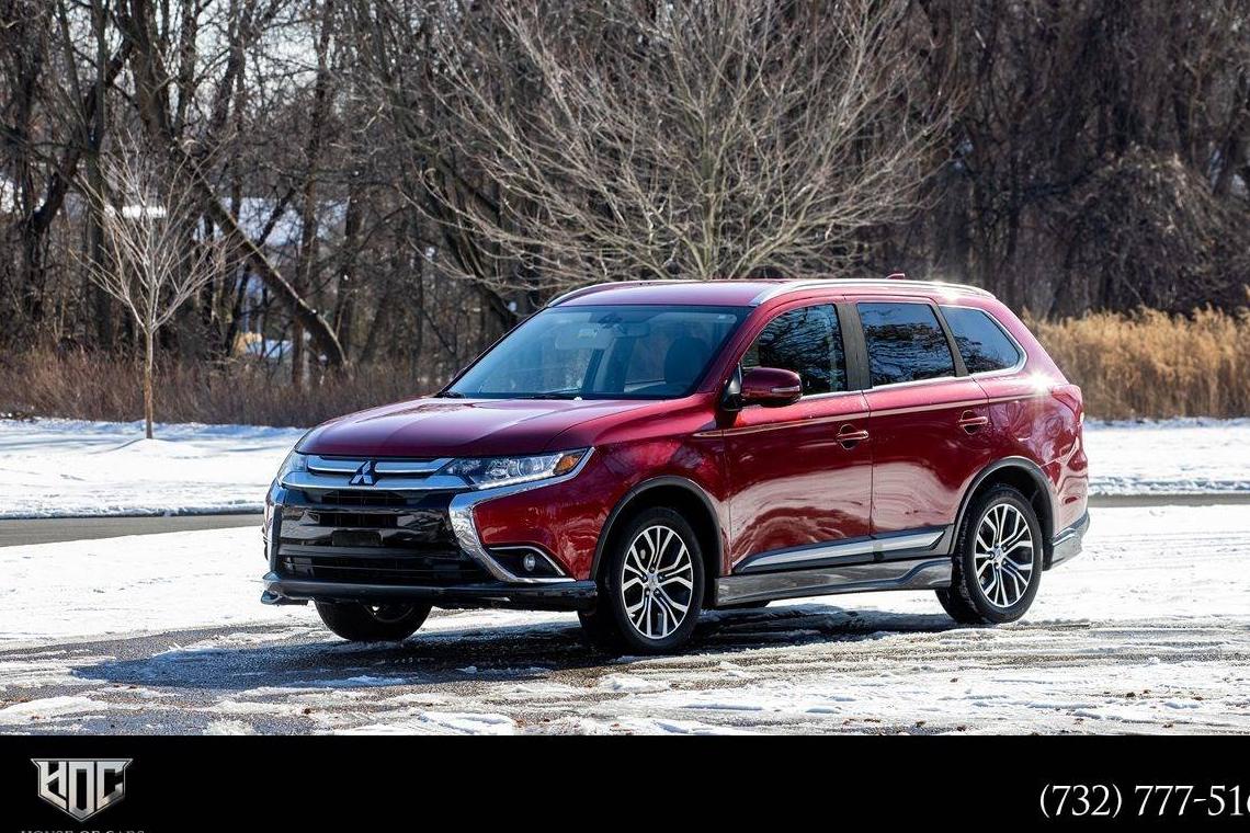 MITSUBISHI OUTLANDER 2018 JA4AD3A37JZ068533 image