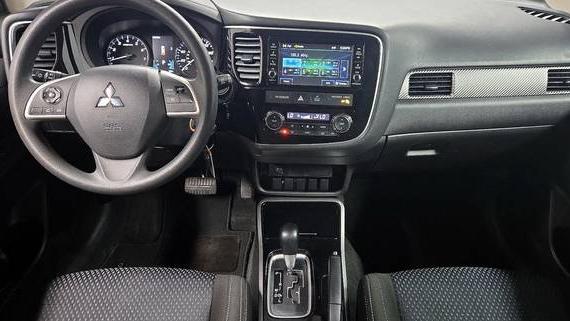 MITSUBISHI OUTLANDER 2018 JA4AZ3A33JZ042271 image
