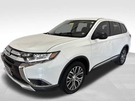 MITSUBISHI OUTLANDER 2018 JA4AD2A37JZ005622 image