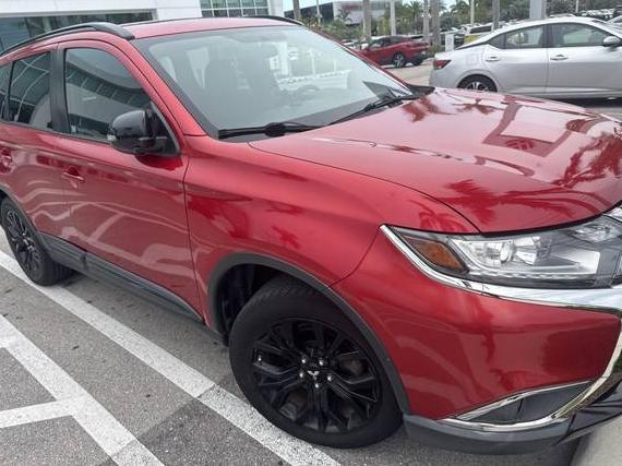 MITSUBISHI OUTLANDER 2018 JA4AD3A33JZ019281 image