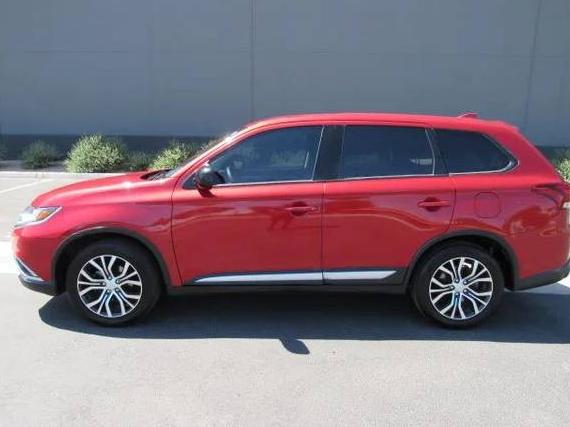 MITSUBISHI OUTLANDER 2018 JA4AD2A39JZ041750 image