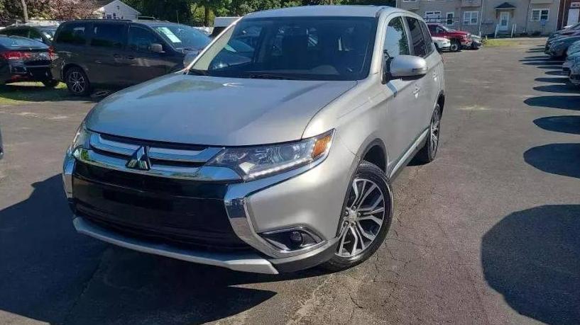 MITSUBISHI OUTLANDER 2018 JA4AD3A39JZ049241 image