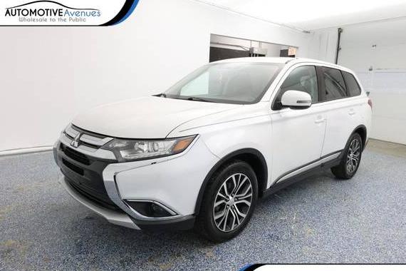 MITSUBISHI OUTLANDER 2018 JA4AD3A39JZ058988 image