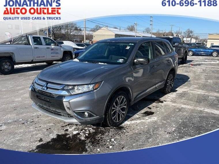 MITSUBISHI OUTLANDER 2018 JA4AD2A31JZ011190 image