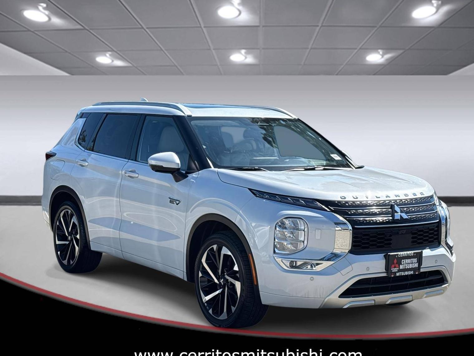 MITSUBISHI OUTLANDER 2024 JA4T5WA93RZ022088 image