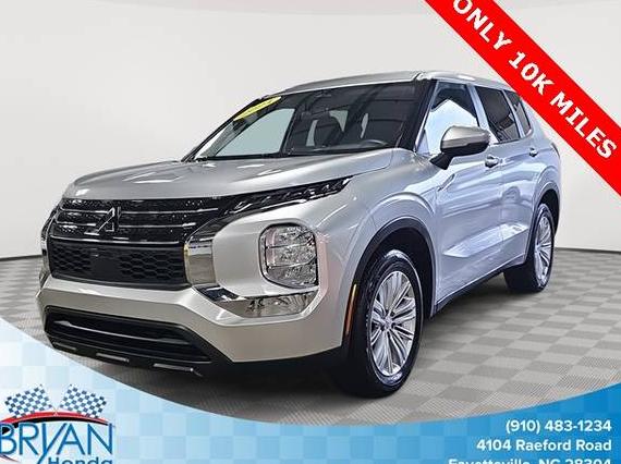 MITSUBISHI OUTLANDER 2024 JA4J3UA84RZ013585 image