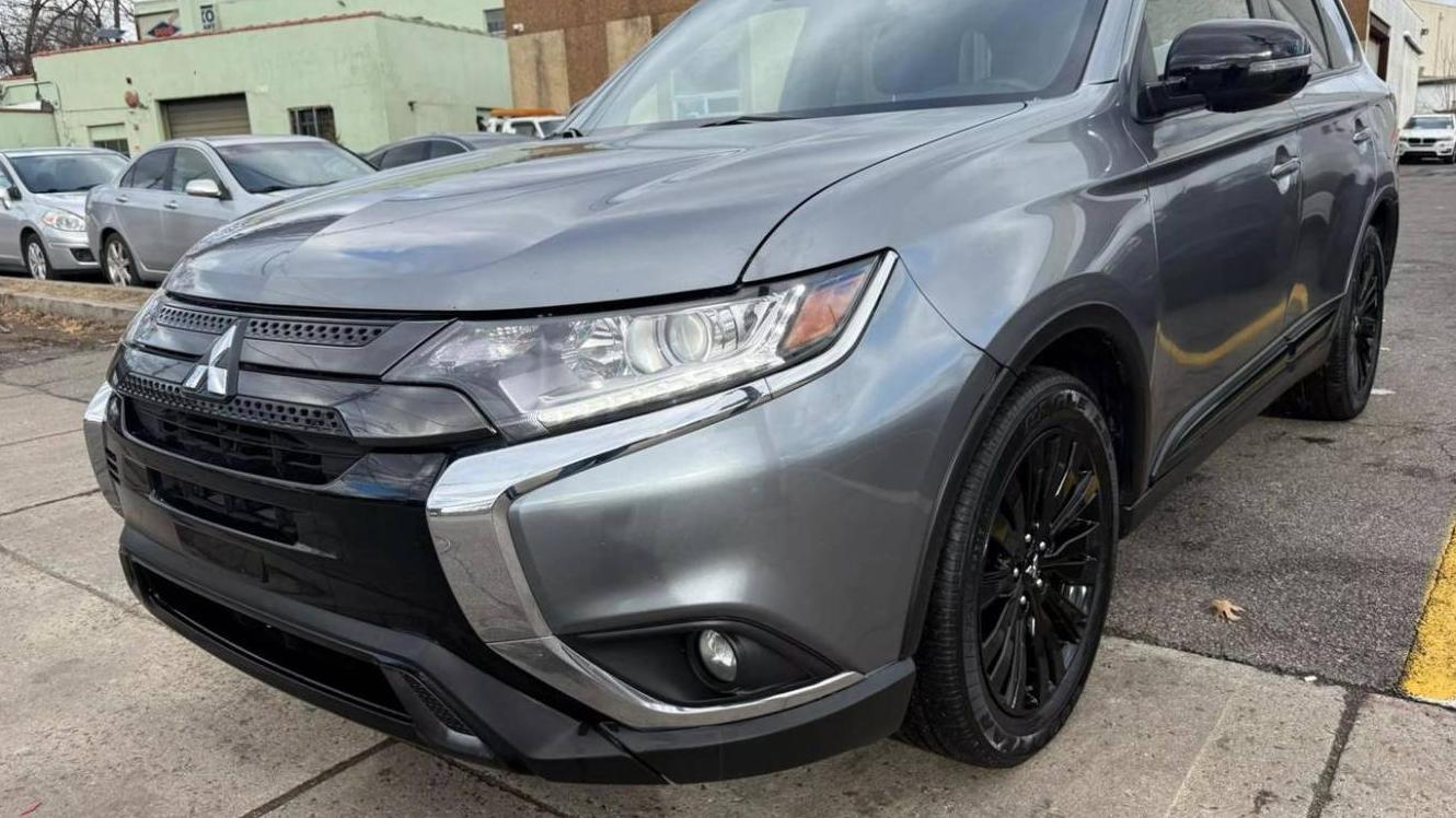 MITSUBISHI OUTLANDER 2020 JA4AD3A36LZ035008 image