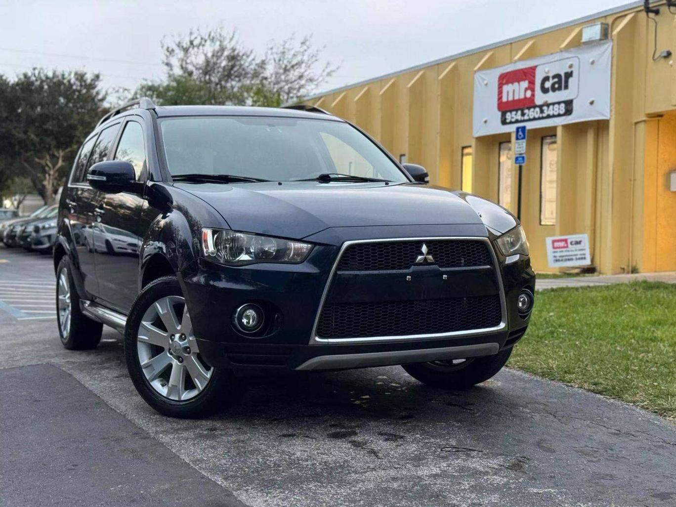 MITSUBISHI OUTLANDER 2011 JA4JT3AW6BU008724 image