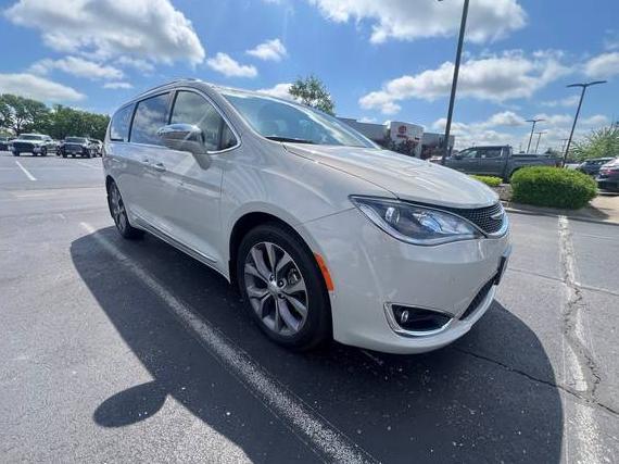 CHRYSLER PACIFICA 2019 2C4RC1GG8KR594434 image