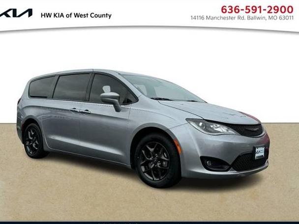 CHRYSLER PACIFICA 2018 2C4RC1FG4JR306456 image