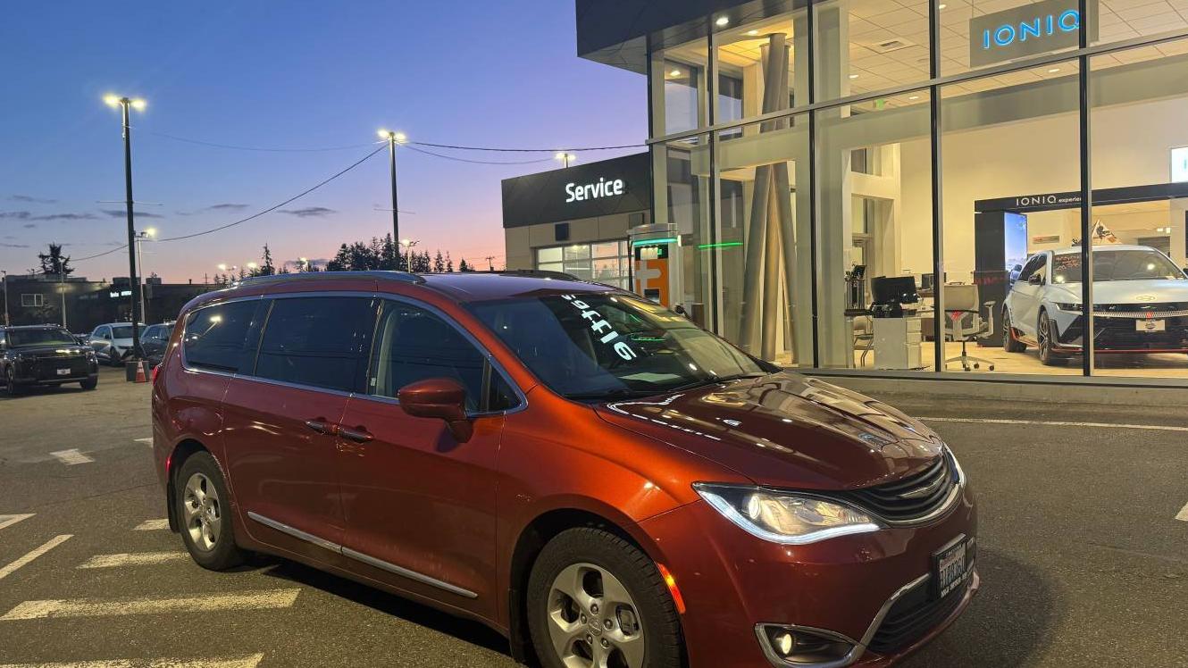 CHRYSLER PACIFICA 2018 2C4RC1L71JR158335 image