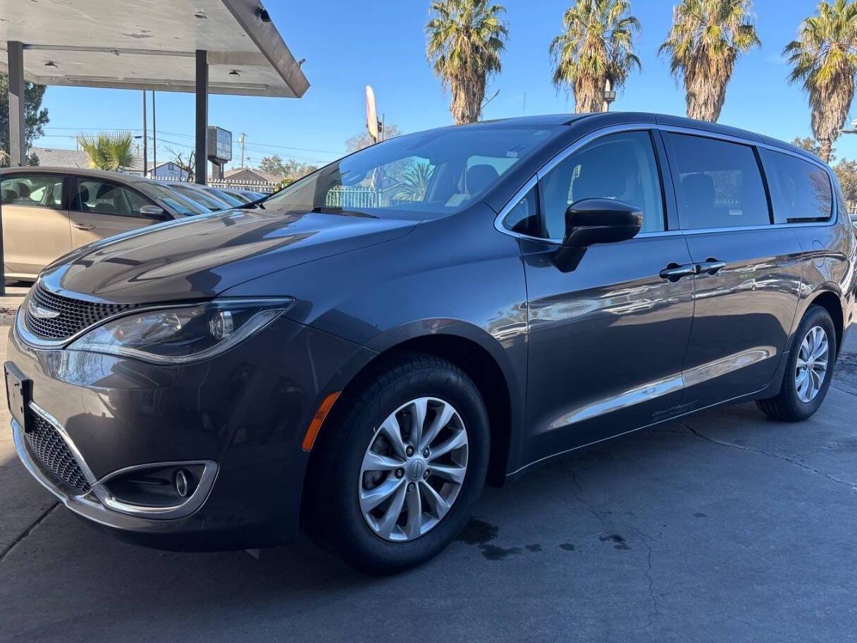 CHRYSLER PACIFICA 2018 2C4RC1FG3JR278598 image